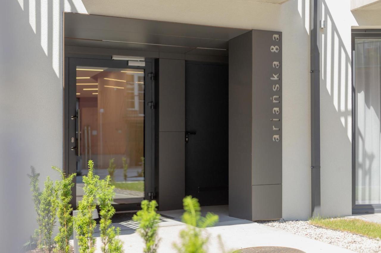 Deluxe Cracow Arianska By Renters Apartment *