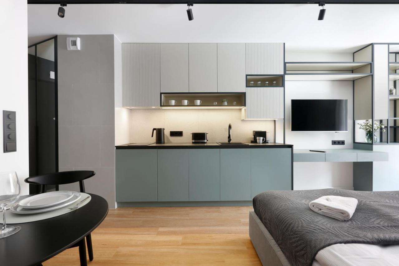 Deluxe Cracow Arianska By Renters Apartment *
