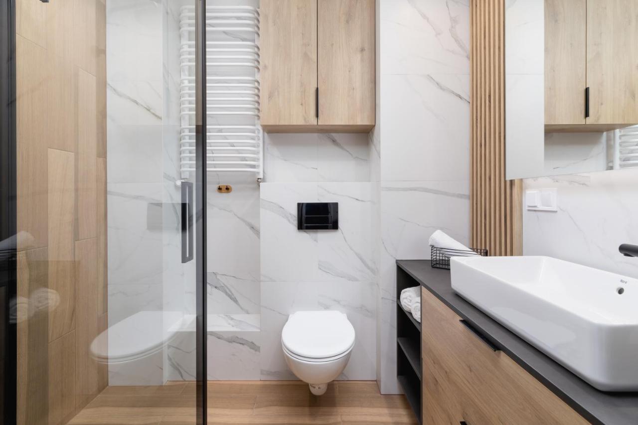 Deluxe Cracow Arianska By Renters Apartment *