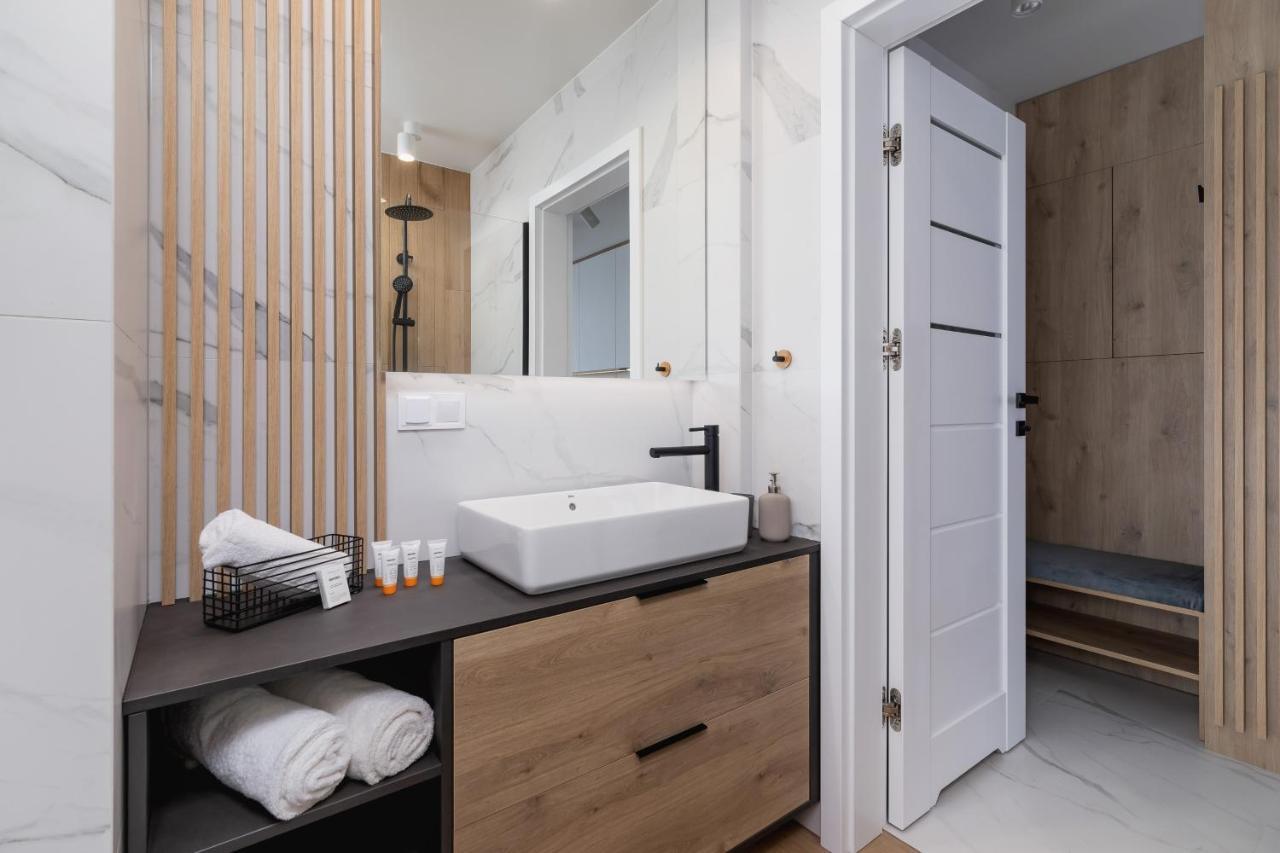 Deluxe Cracow Arianska By Renters Apartment